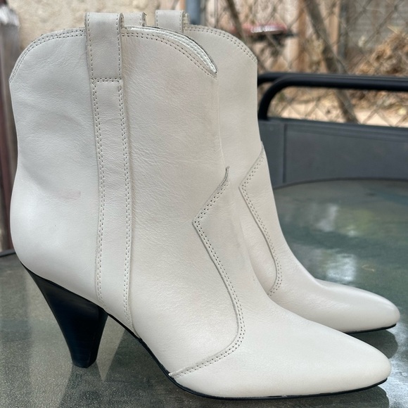 Marc Fisher Boots Women’s Size 6M Leather cone Heel Carrisa ankle boot NWOB - Picture 5 of 11